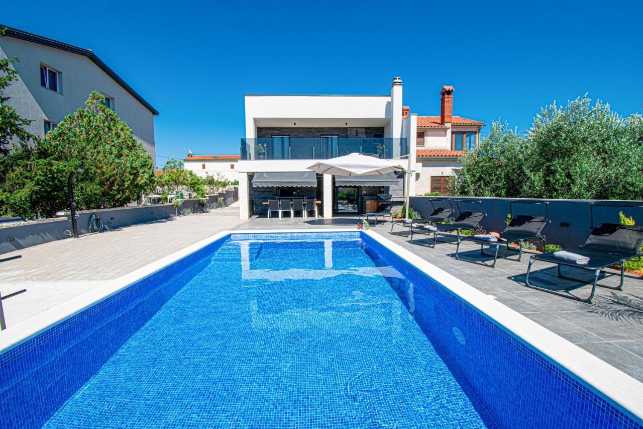 La Perla Villa
